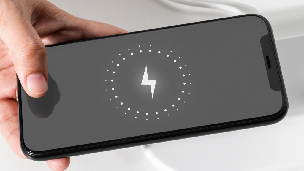 Why Battery Voltage Matters More Than Percentage on Android